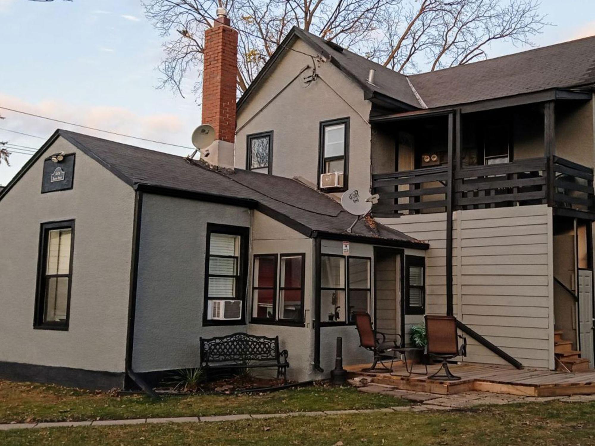The Madison House Hostel Minneapolis Exterior photo